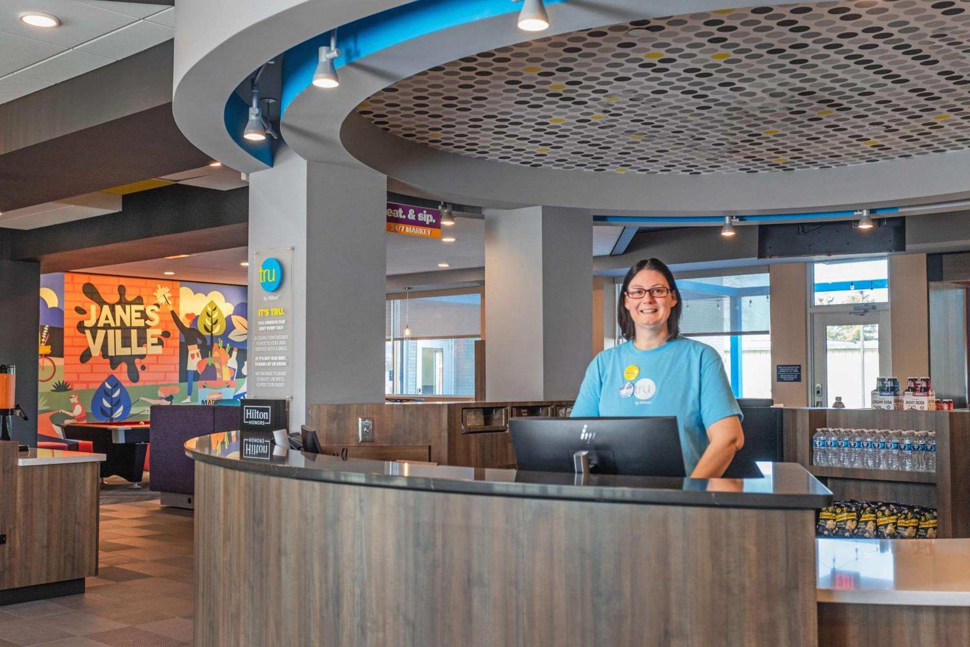 Tru By Hilton Janesville Esterno foto
